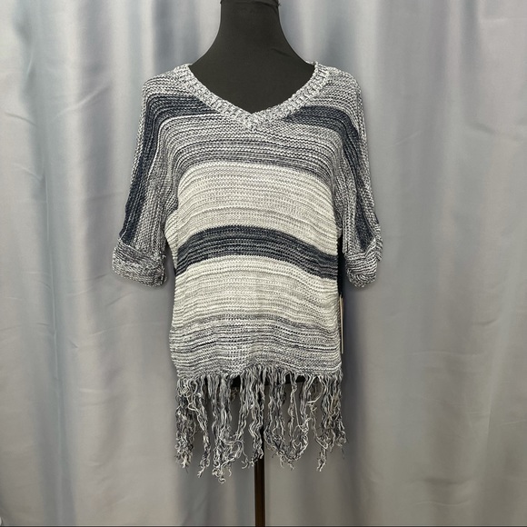 California Moonrise- Navy crochet knot t shirt with tassels - Picture 2 of 5